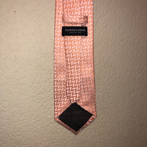 Giorgio Armani hand made 100% silk - Picture 2 of 3